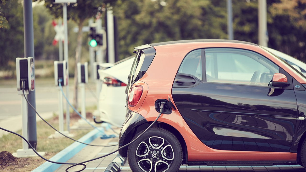 Inovação em Veículos Elétricos com Baterias Sólidas